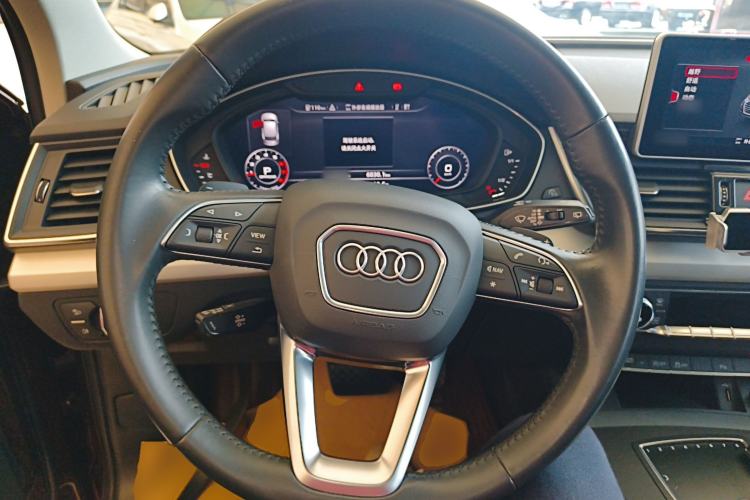 Used Audi Q5L 2018 40 TFSI Prestige Fashion Edition China V Steering Wheel