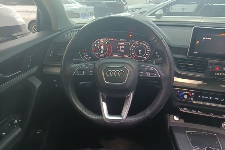 Used Audi Q5L 2018 40 TFSI Prestige Fashion Edition China VI Steering Wheel