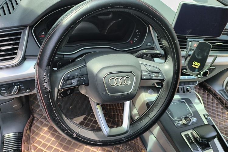 Used Audi Q5L 2018 40 TFSI Prestige Fashion Edition China VI Steering Wheel