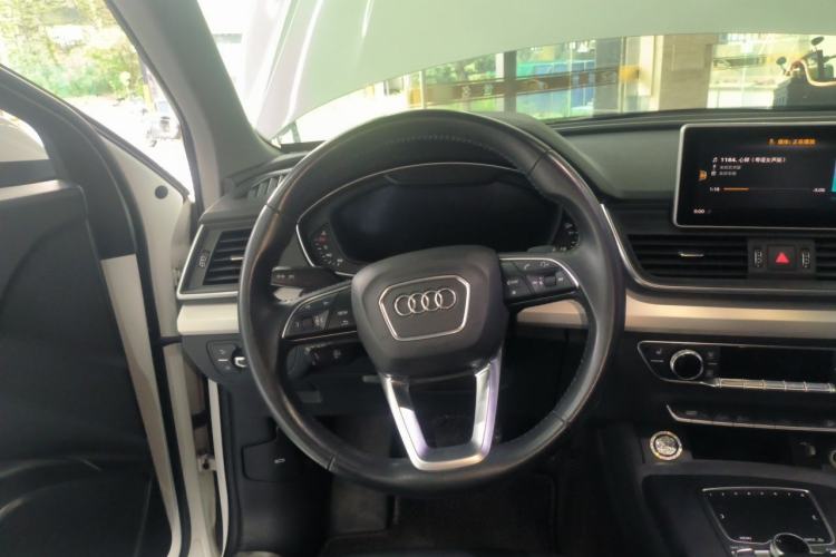 Used Audi Q5L 2018 40 TFSI Prestige Fashion Edition China VI Steering Wheel