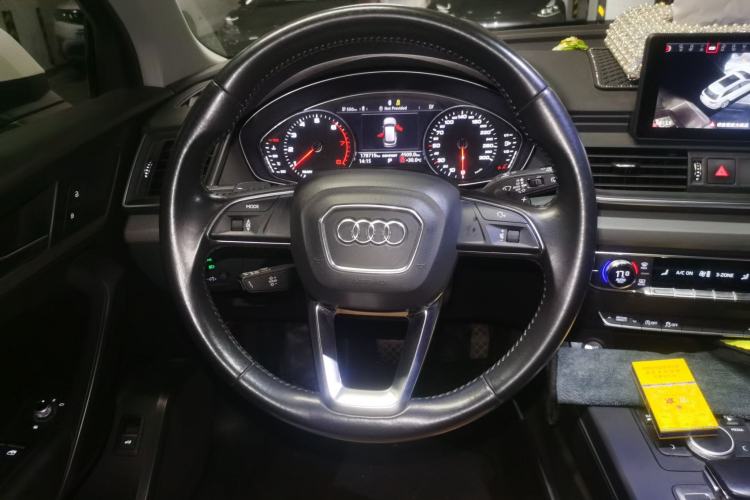 Used Audi Q5L 2018 40 TFSI Prestige Fashion Edition China V Steering Wheel