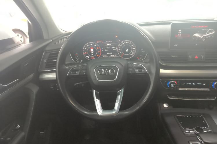 Used Audi Q5L 2018 40 TFSI Prestige Fashion Edition China V Steering Wheel