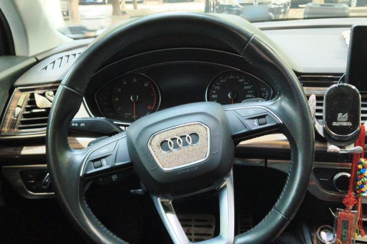 Used Audi Q5L 2018 40 TFSI Prestige Edition China V Steering Wheel