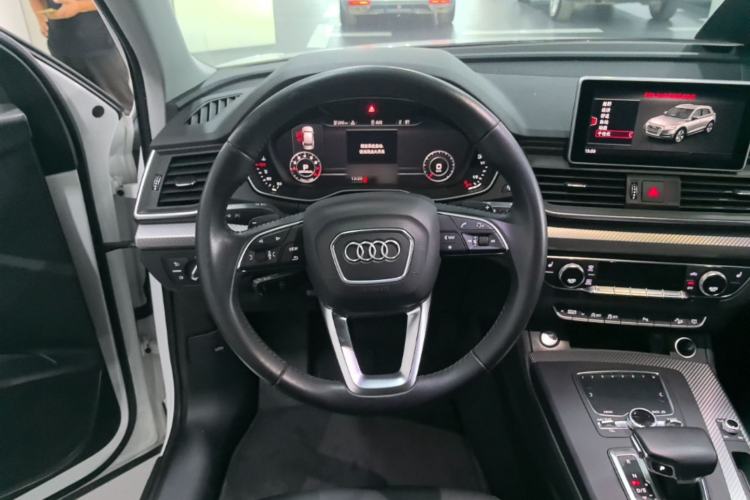 Used Audi Q5L 2018 45 TFSI Prestige Fashion Edition China VI Emission Standard Steering Wheel
