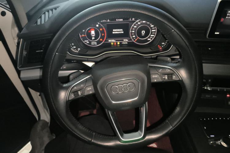 Used Audi Q5L 2018 40 TFSI Prestige Fashion Edition China VI Steering Wheel