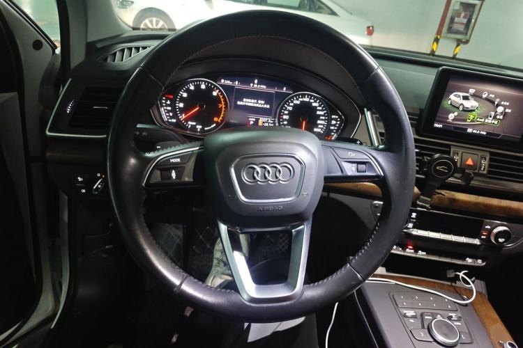 Used Audi Q5L 2018 40 TFSI Prestige Edition China VI Emission Standard Steering Wheel