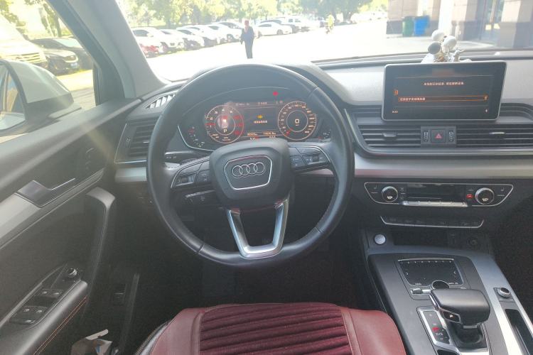Used Audi Q5L 2018 40 TFSI Prestige Fashion Edition China V Steering Wheel
