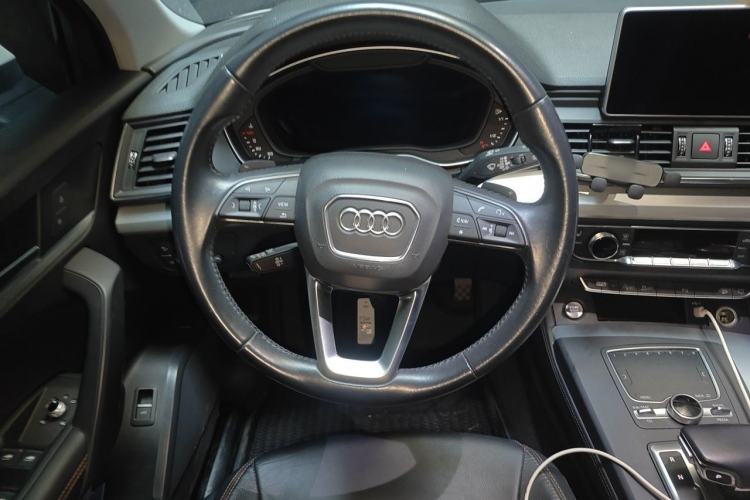 Used Audi Q5L 2018 40 TFSI Prestige Fashion Edition China VI Steering Wheel