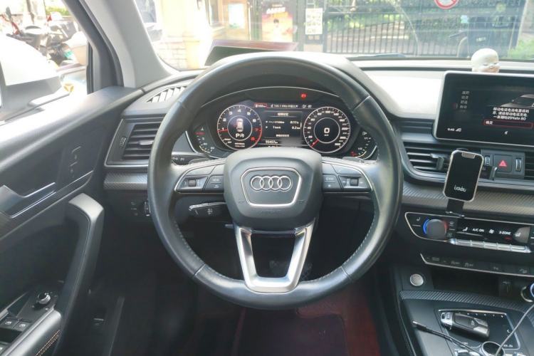 Used Audi Q5L 2018 45 TFSI Prestige Fashion Edition China V Emission Standard Steering Wheel