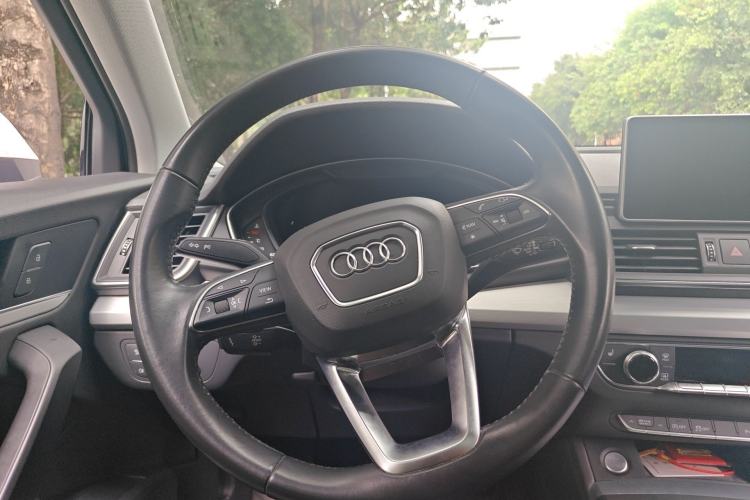 Used Audi Q5L 2018 40 TFSI Prestige Fashion Edition China V Steering Wheel