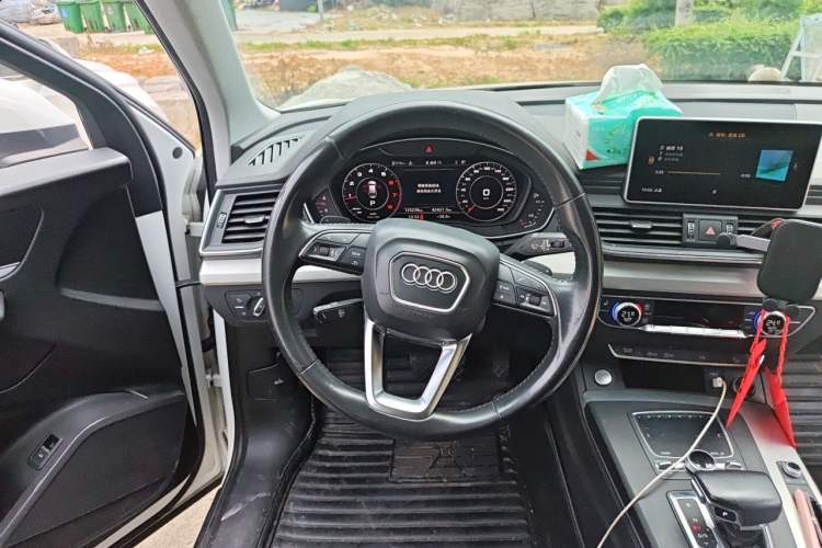 Used Audi Q5L 2018 40 TFSI Prestige Fashion Edition China VI Steering Wheel