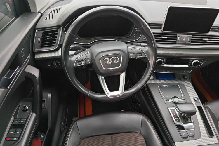 Used Audi Q5L 2018 45 TFSI Prestige Fashion Edition China V Emission Standard Steering Wheel