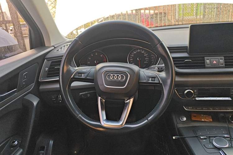 Used Audi Q5L 2018 40 TFSI Prestige Edition China V Steering Wheel