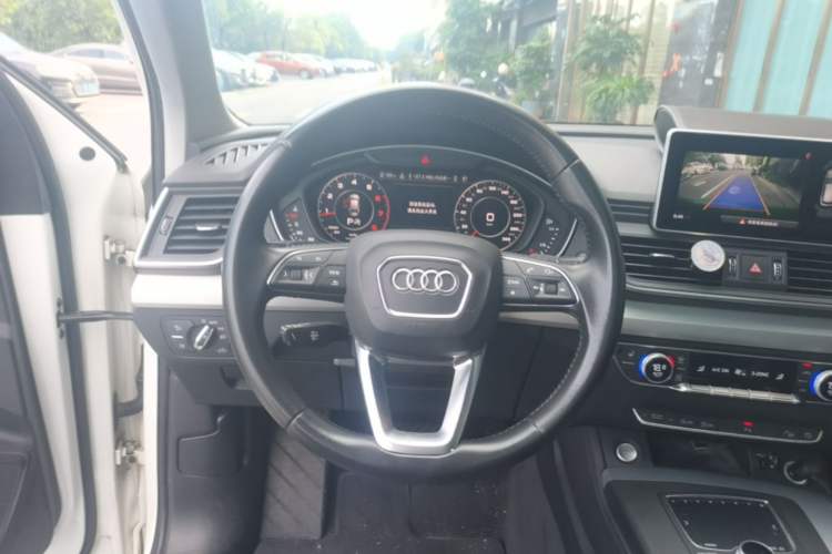 Used Audi Q5L 2018 40 TFSI Prestige Fashion Edition China VI Steering Wheel