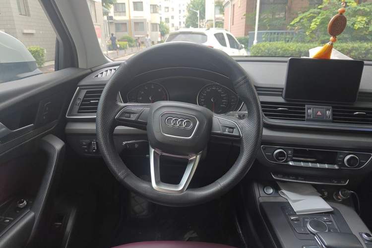 Used Audi Q5L 2018 40 TFSI Prestige Edition China VI Emission Standard Steering Wheel