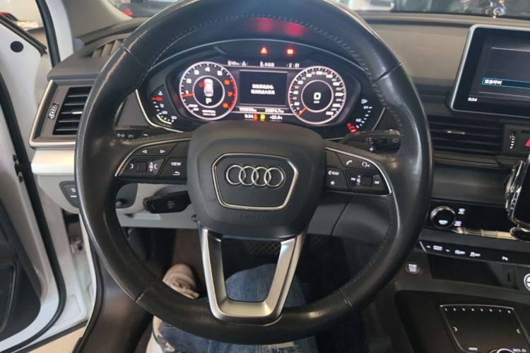Used Audi Q5L 2018 40 TFSI Prestige Fashion Edition China VI Steering Wheel