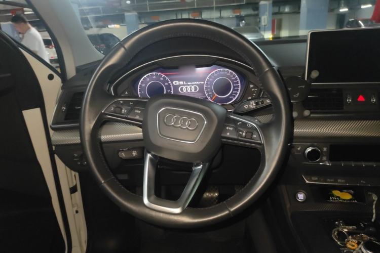 Used Audi Q5L 2018 45 TFSI Prestige Fashion Edition China V Emission Standard Steering Wheel