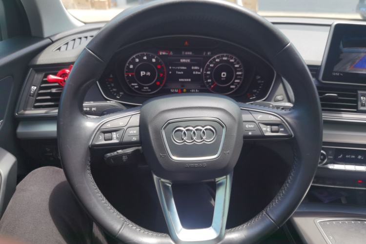 Used Audi Q5L 2018 40 TFSI Prestige Fashion Edition China VI Steering Wheel