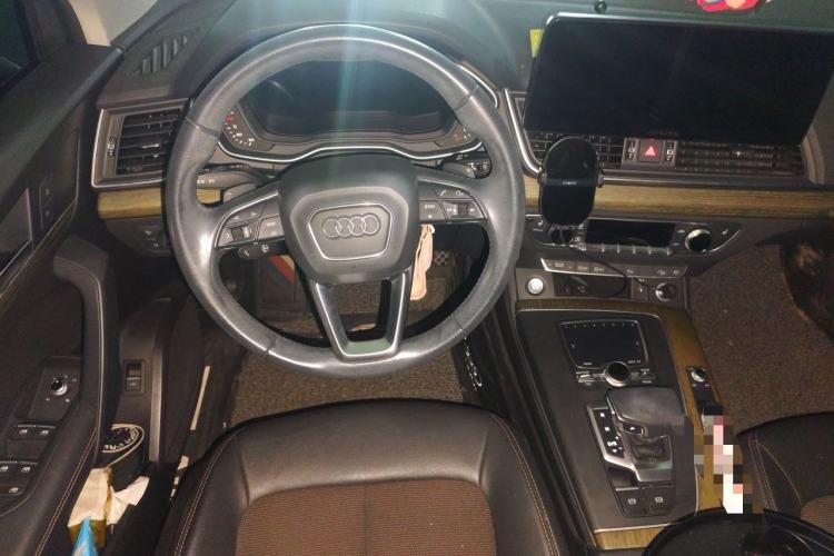 Used Audi Q5L 2018 45 TFSI Prestige Fashion Edition China V Emission Standard Steering Wheel