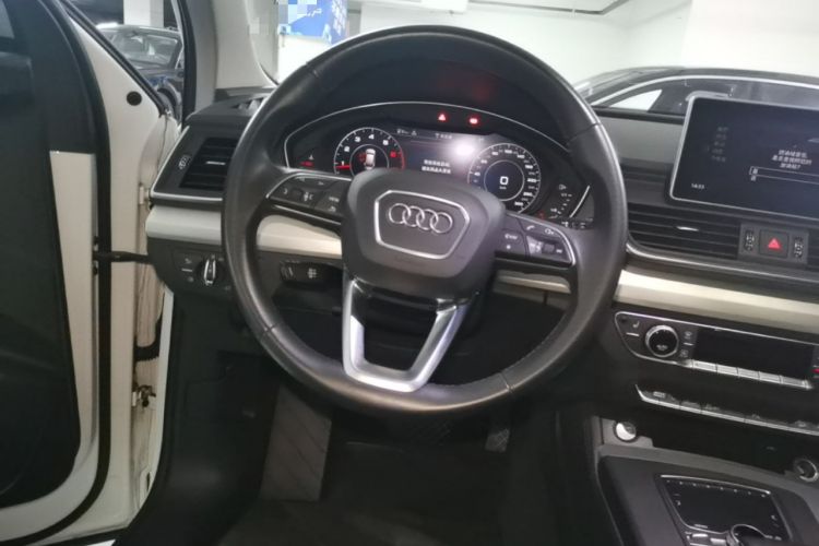 Used Audi Q5L 2018 40 TFSI Prestige Fashion Edition China VI Steering Wheel