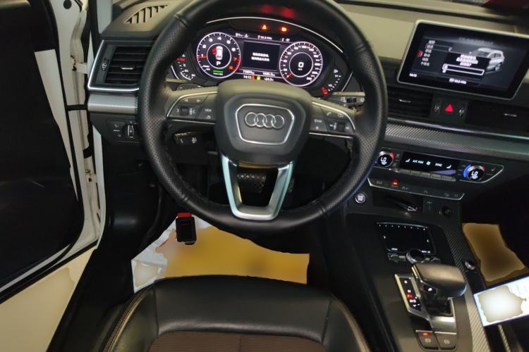 Used Audi Q5L 2018 45 TFSI Prestige Fashion Edition China VI Emission Standard Steering Wheel