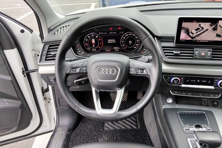 Used Audi Q5L 2018 40 TFSI Prestige Fashion Edition China VI Steering Wheel