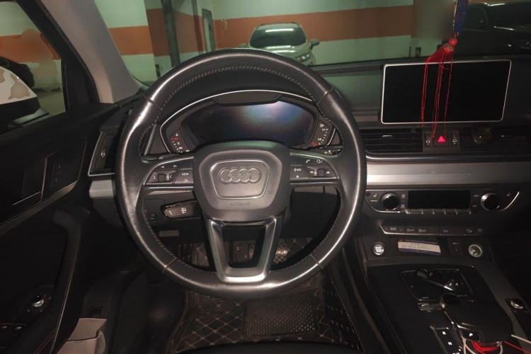 Used Audi Q5L 2018 40 TFSI Prestige Fashion Edition China V Steering Wheel
