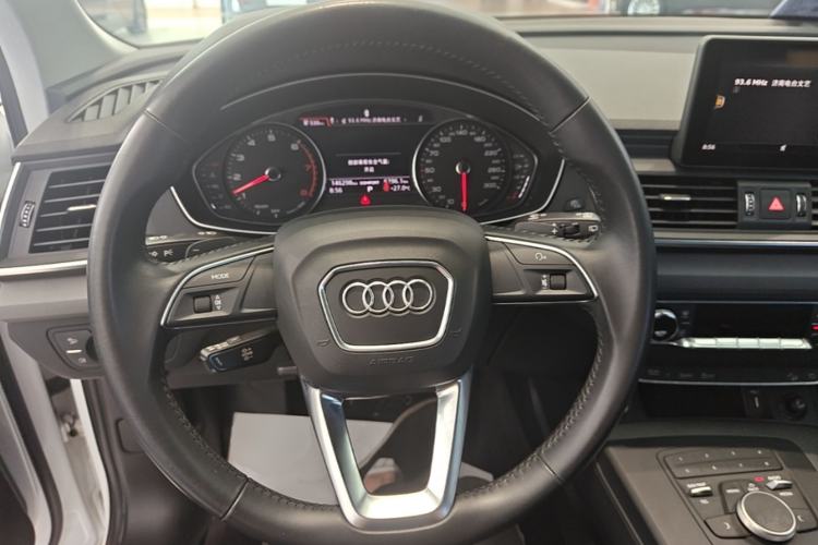 Used Audi Q5L 2018 40 TFSI Prestige Edition China VI Emission Standard Steering Wheel