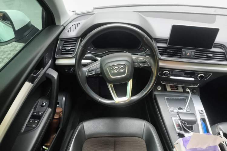 Used Audi Q5L 2018 40 TFSI Prestige Fashion Edition China V Steering Wheel