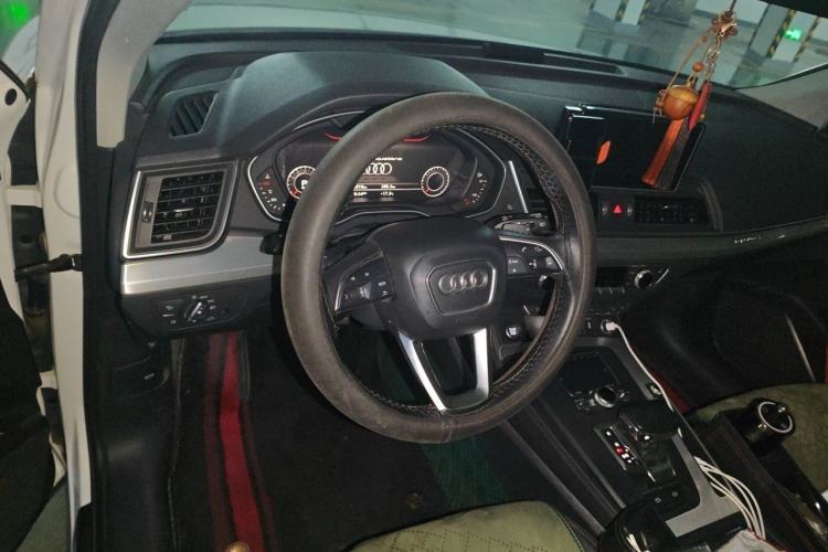 Used Audi Q5L 2018 40 TFSI Prestige Fashion Edition China VI Steering Wheel