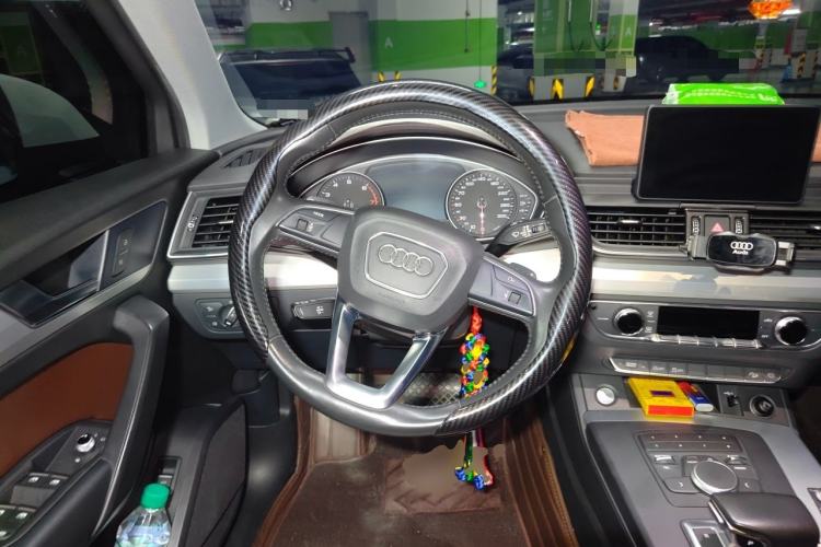 Used Audi Q5L 2018 40 TFSI Prestige Edition China V Steering Wheel