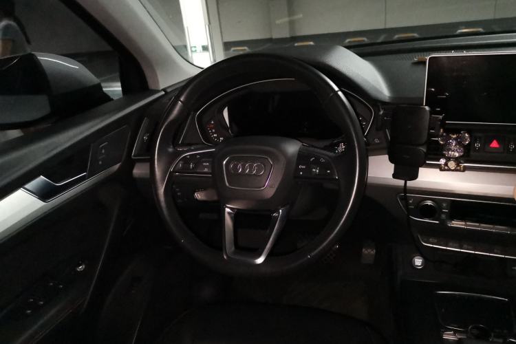 Used Audi Q5L 2018 40 TFSI Prestige Fashion Edition China VI Steering Wheel
