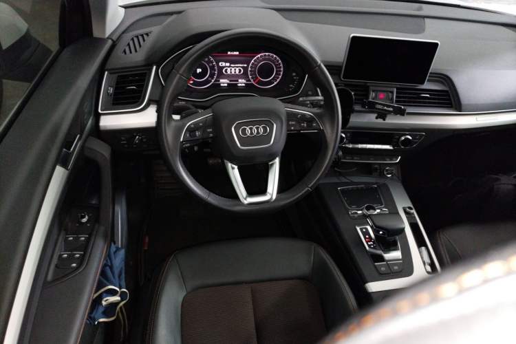 Used Audi Q5L 2018 40 TFSI Prestige Fashion Edition China V Steering Wheel