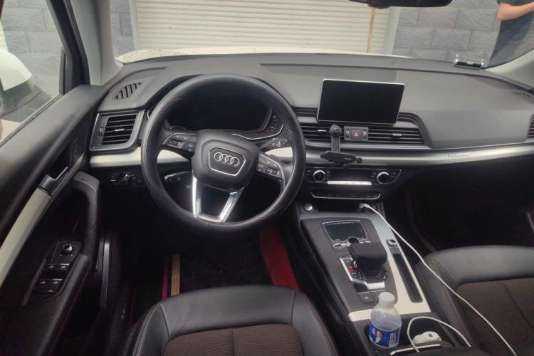 Used Audi Q5L 2018 40 TFSI Prestige Fashion Edition China V Steering Wheel