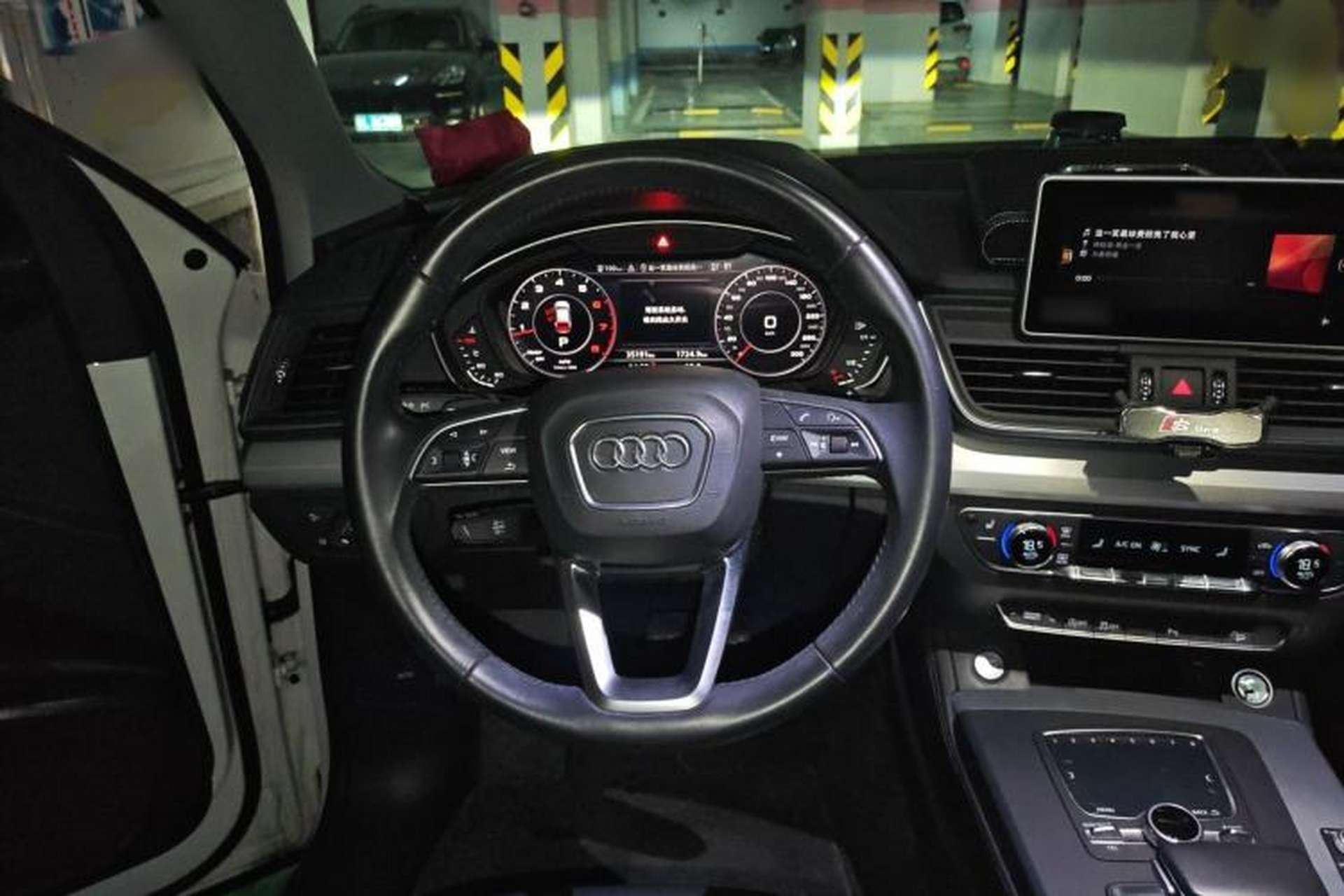 Used Audi Q5L 2018 40 TFSI Prestige Fashion Edition China VI Steering Wheel