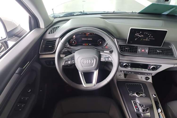 Used Audi Q5L 2018 45 TFSI Prestige Fashion Edition China VI Emission Standard Steering Wheel