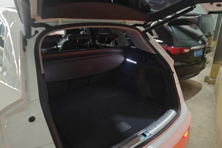 Used Audi Q5L 2018 40 TFSI Prestige Fashion Edition China VI Trunk
