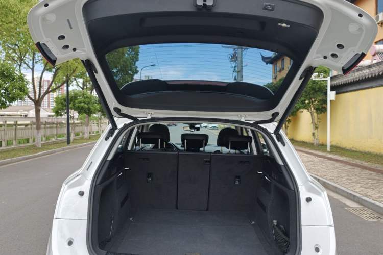 Used Audi Q5L 2018 45 TFSI Prestige Fashion Edition China V Emission Standard Trunk