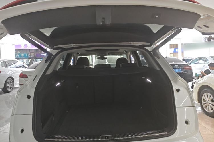 Used Audi Q5L 2018 40 TFSI Prestige Fashion Edition China VI Trunk