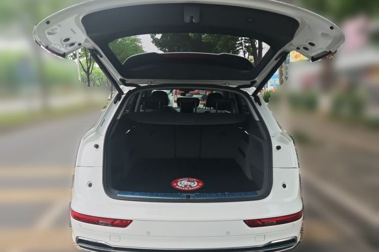 Used Audi Q5L 2018 40 TFSI Prestige Fashion Edition China VI Trunk