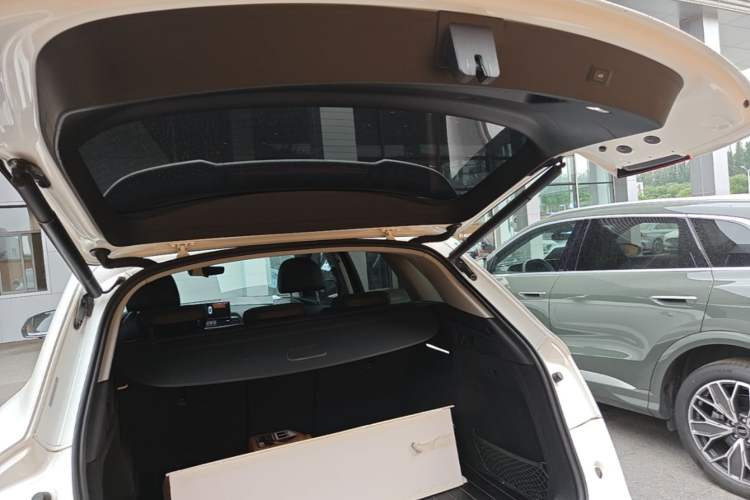 Used Audi Q5L 2018 40 TFSI Prestige Fashion Edition China V Trunk