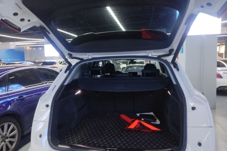 Used Audi Q5L 2018 40 TFSI Prestige Fashion Edition China VI Trunk