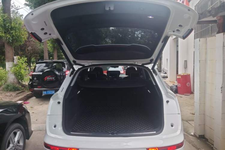 Used Audi Q5L 2018 45 TFSI Prestige Fashion Edition China V Emission Standard Trunk