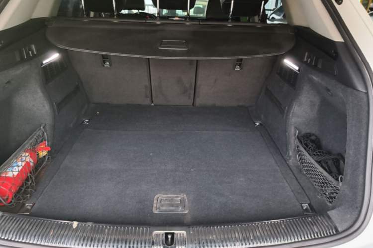Used Audi Q5L 2018 40 TFSI Prestige Fashion Edition China VI Trunk