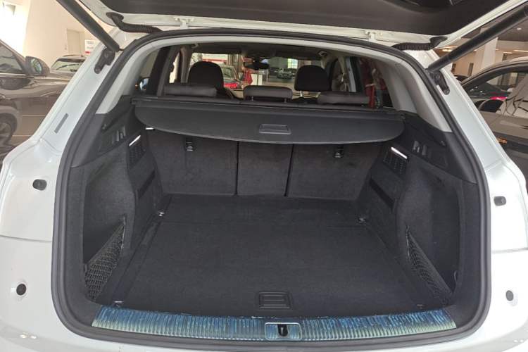Used Audi Q5L 2018 40 TFSI Prestige Edition China VI Emission Standard Trunk