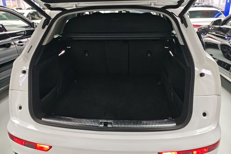Used Audi Q5L 2018 40 TFSI Prestige Fashion Edition China VI Trunk