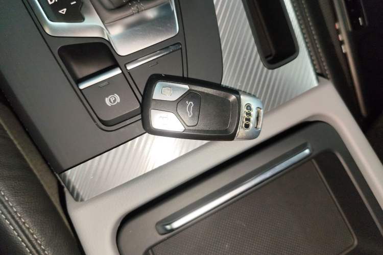 Used Audi Q5L 2018 45 TFSI Prestige Fashion Edition China VI Emission Standard Vehicle Key