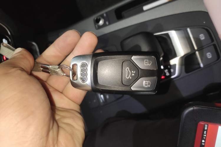 Used Audi Q5L 2018 40 TFSI Prestige Edition China V Vehicle Key