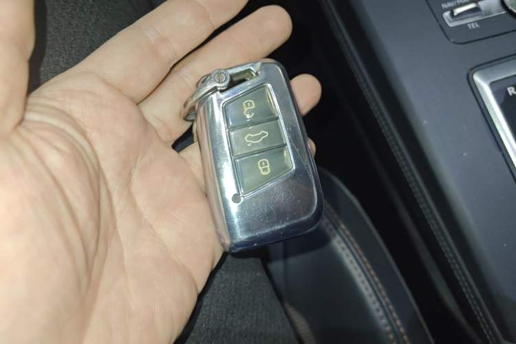 Used Audi Q5L 2018 40 TFSI Prestige Fashion Edition China VI Vehicle Key