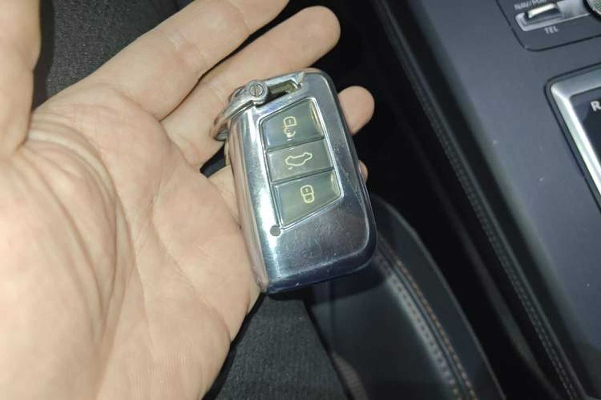Used Audi Q5L 2018 40 TFSI Prestige Fashion Edition China VI Vehicle Key